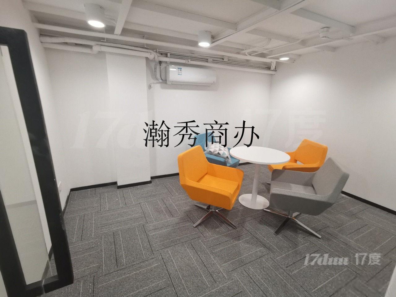 国企背景，西岸创意园，复式大平层独栋都有，宜山路地铁口