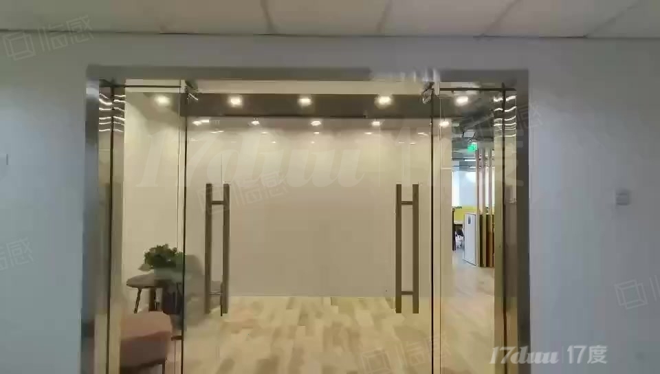 10号线车道沟地铁站出口 牛顿办公区高层东向328个人业主