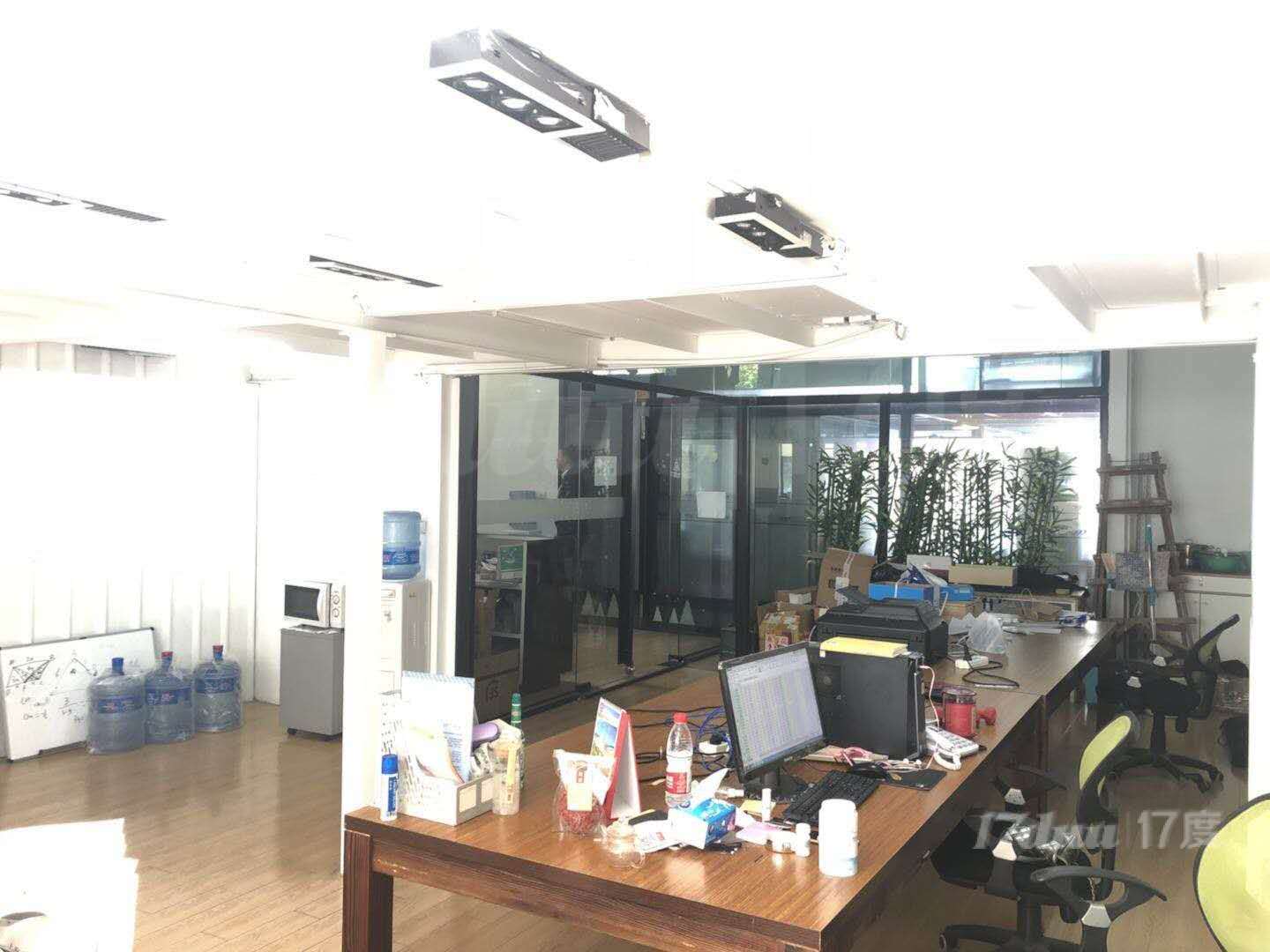 延安西路地铁，朝南100-800平办公园区，免租三个月起