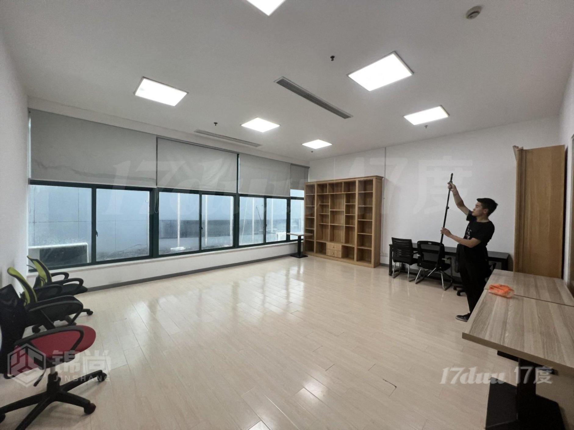 一口价5000含物业送网络丨带落地窗采光好丨近华滋奔腾 同济