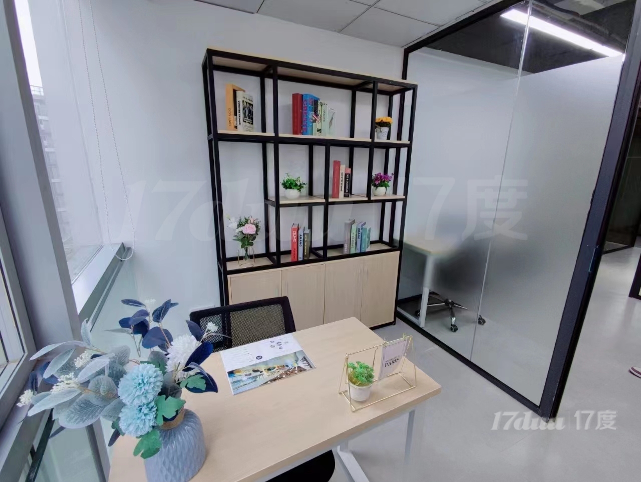 深圳龙华写字楼出租·东盟大厦300元小型办公室，地址托管，配家具，可注册贸易建筑物流个体 - 发布写字楼出租网 -17度选址租赁平台