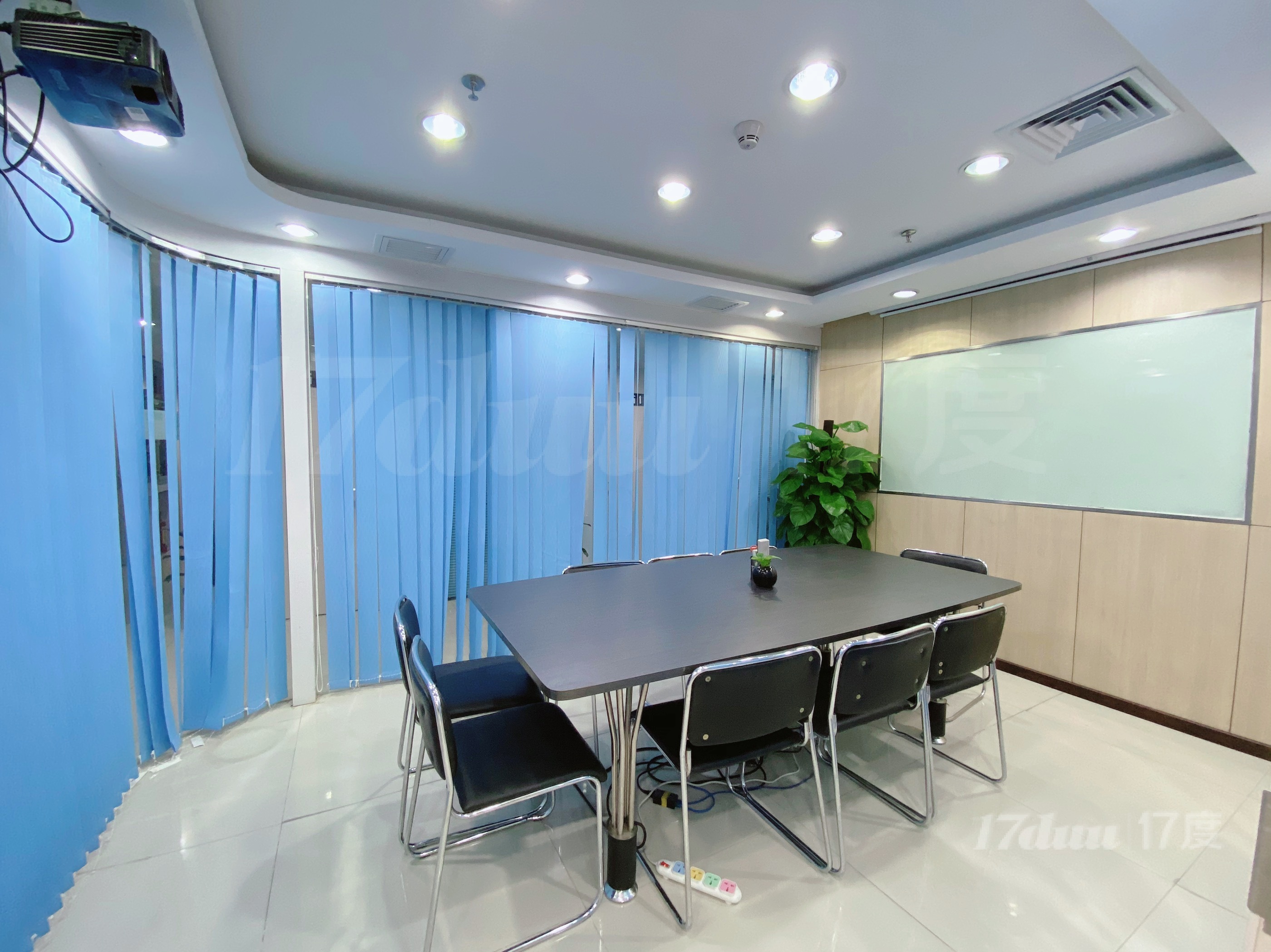 福田苍松大厦办公室出租，企业孵化器，送注册变更地址
