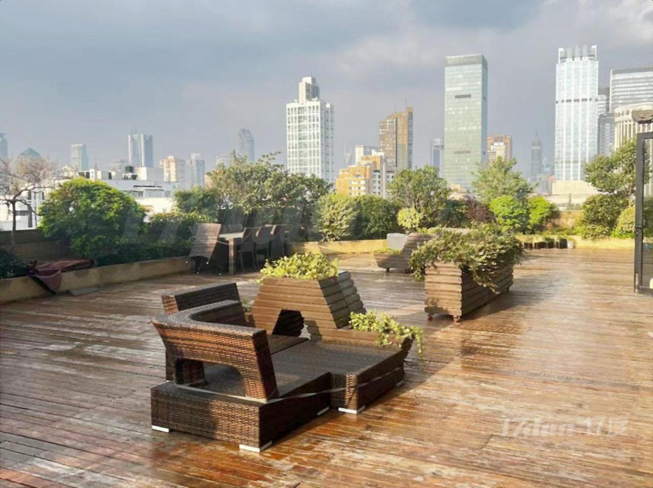 1 7号线常熟路口 991加1339平 可分租 送大露台花园