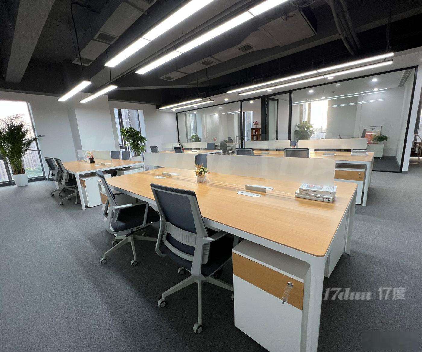 湾谷科技园，科技园区，精装修带家具，房型方正，近嘉誉国际