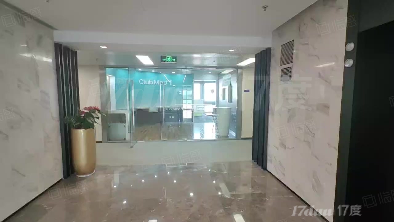 东大桥 复星国际230平 对电梯大气门头 临万通中心博瑞大厦