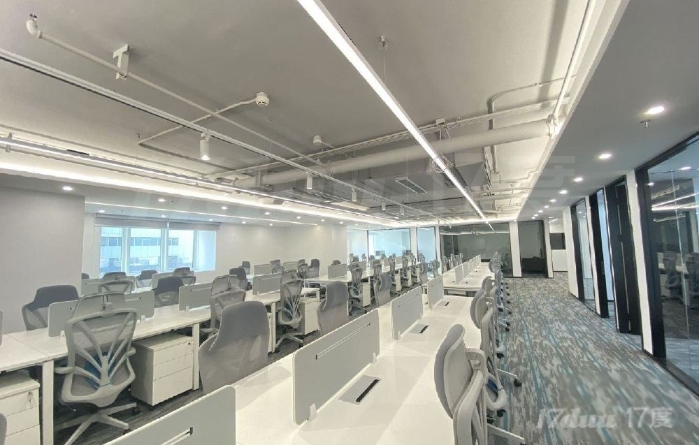 北大精装修带家具 正对电梯办公室出租 24时空调 随时看房
