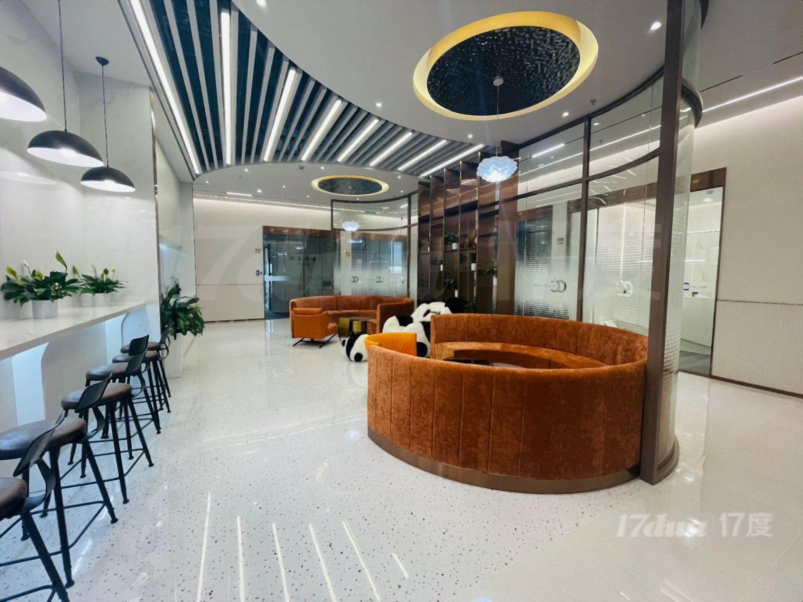 珠江创意中心 精装全配 户型方正 东南朝向 拎包入住