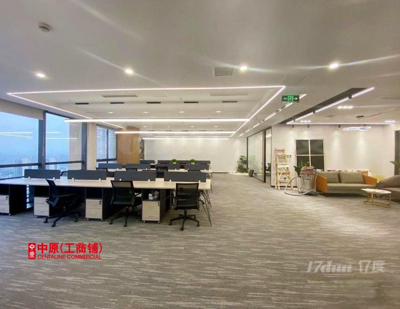 中山公园商圈 SOHO中山广场 精装340平带家具 拎包办公
