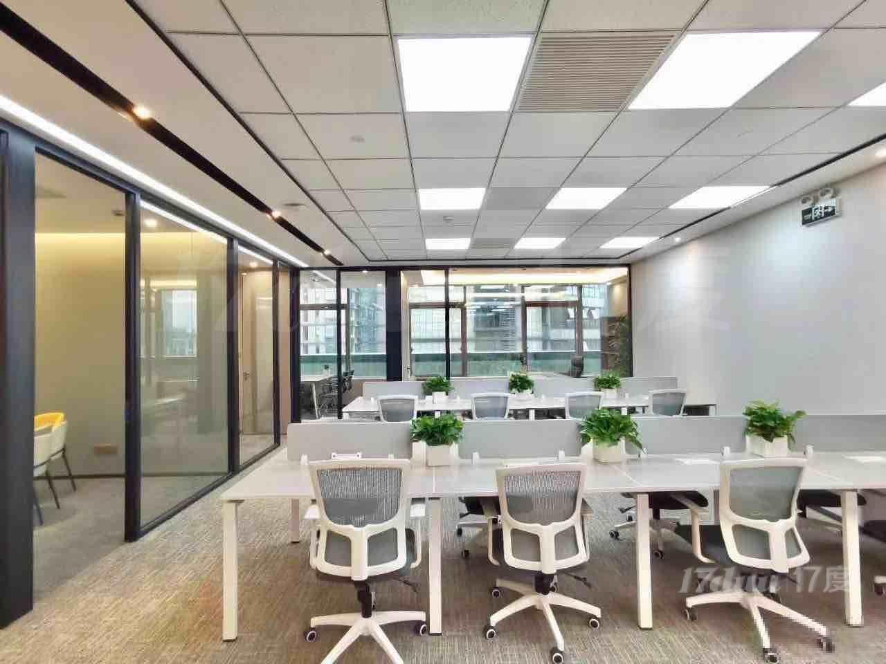 马当路地铁站，中海国际中心100平精装修带家具，拎包入住