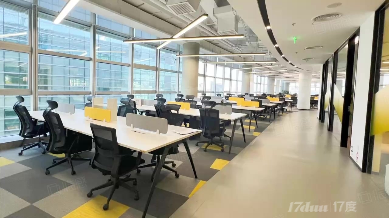中关村E世界精装修入驻带家具让您租的省心用的放心