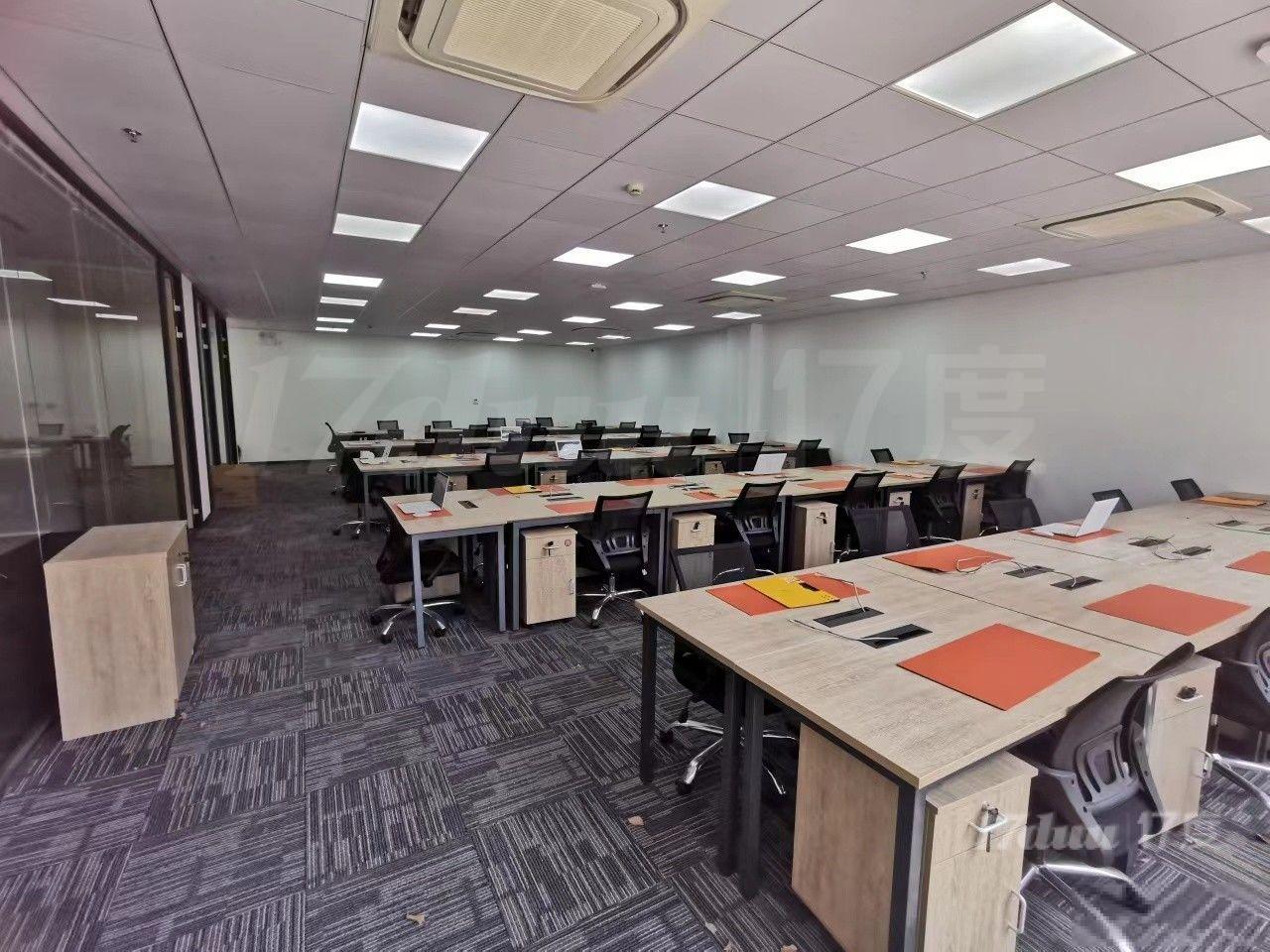 独立露台全屋可定制装修，园区名企入驻，家具全配也可拎包入住
