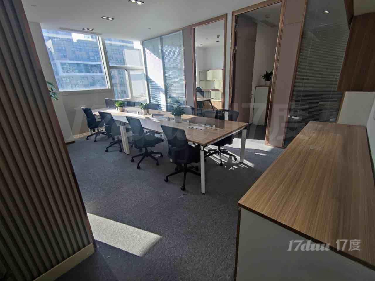 上海体育场地铁站，上海电影广场300平精装修带家具，拎包入住