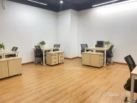 西湖区精装大面积办公室，拎包入驻可选，配备办公桌椅