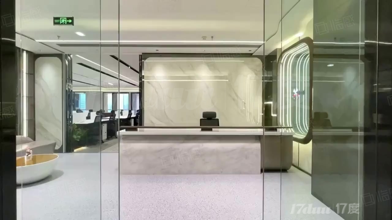 超甲纯写 精装高区 正对电梯 年底特价 环球金融 万通金地
