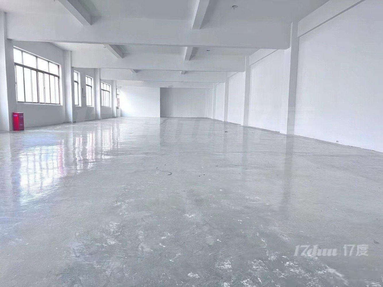 单价8毛多，招租办公仓储淘宝电商等，500平独立户型，可分割