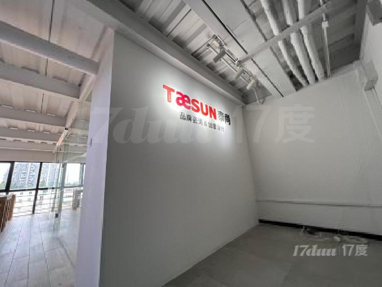 7号线 90平精装修 配家具！近顾村 日月光为伴 配套全