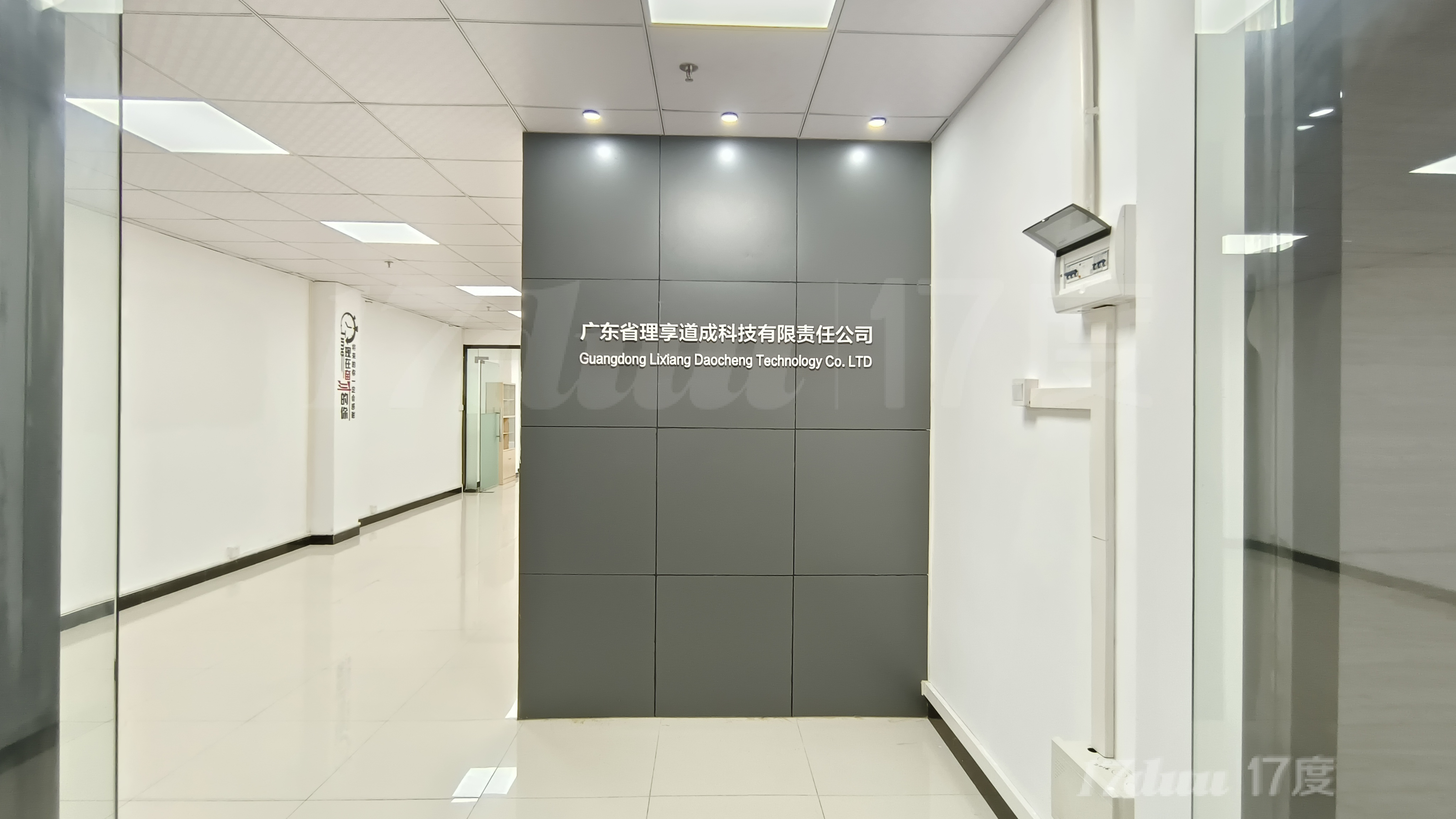 物业直租，精装办公室，采光好，交通便利，周边配套齐全