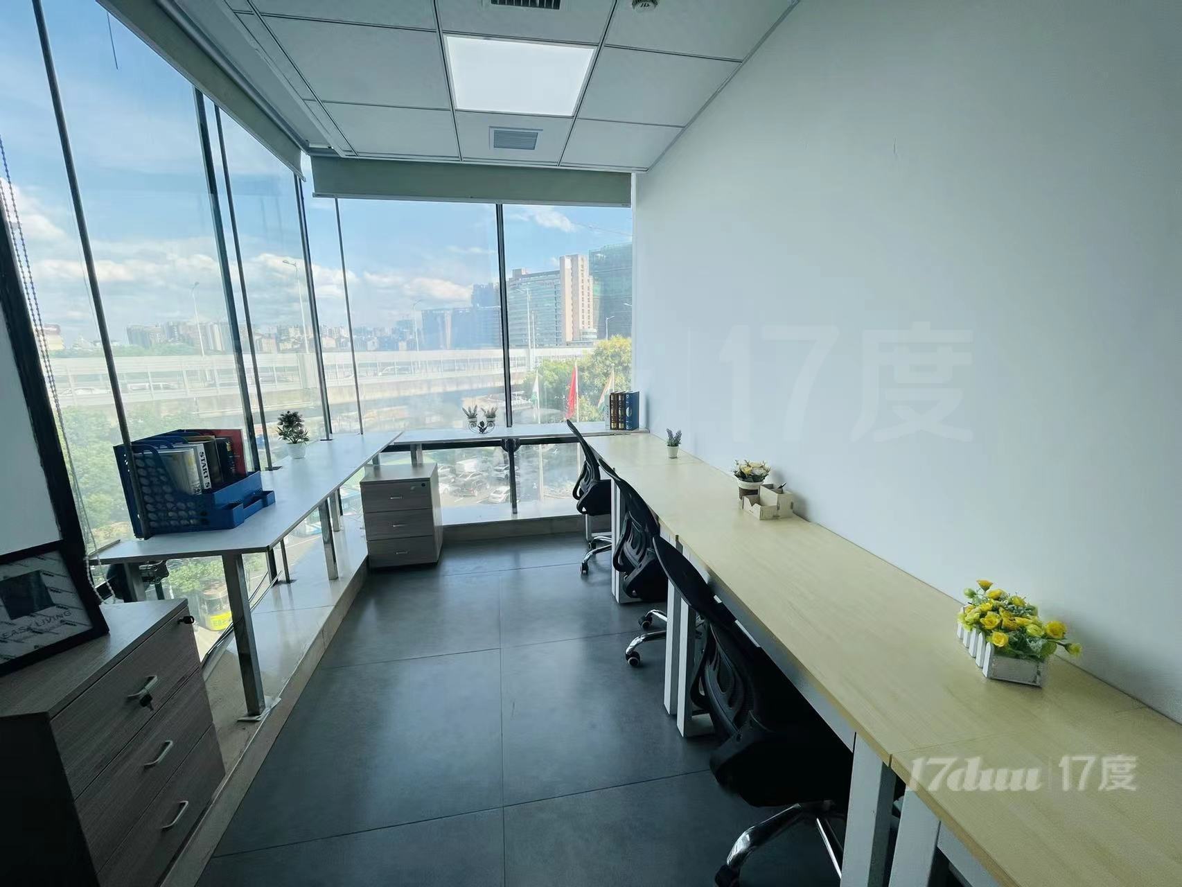 卡位办公低至500元起租 会议室拎包就可办公