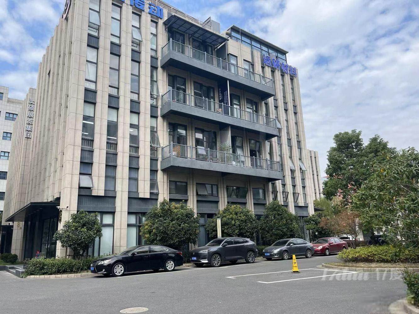 独栋整层200平有上下水，漕河泾临港松江科技城，随时看