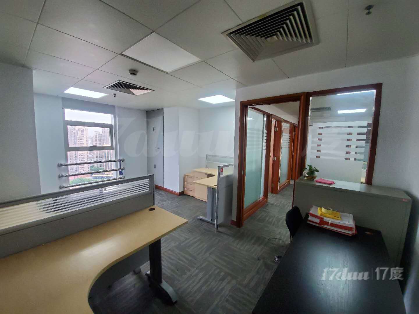 人民广场大世界 独立空调 可接受办公营业 可看黄浦江拎包入住
