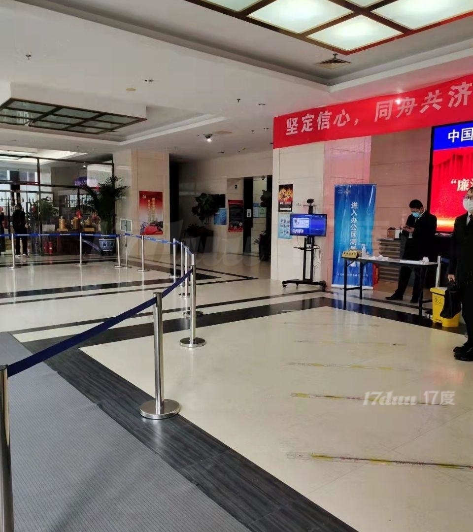 西四环地铁，整层出租，格局方正，国企装修