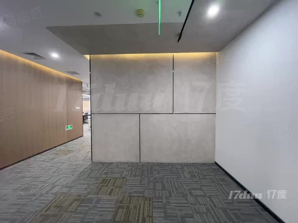 知春路双地铁丨精装修带家具丨超高使用率丨正对电梯丨随时起租