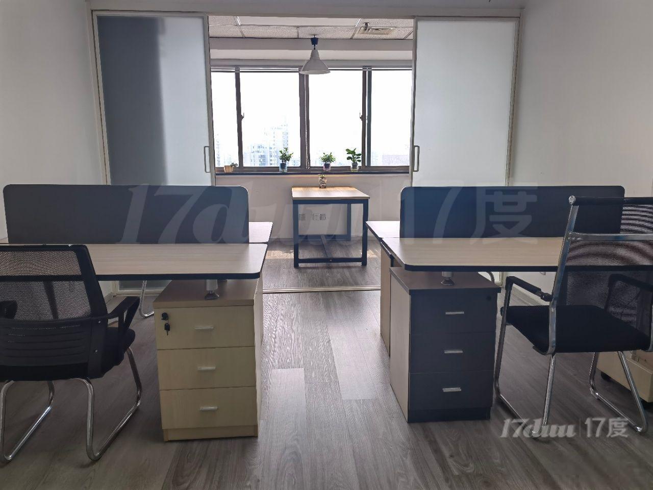 曹杨路地铁0距离，精装带家具，价格优惠一看就中，等您来