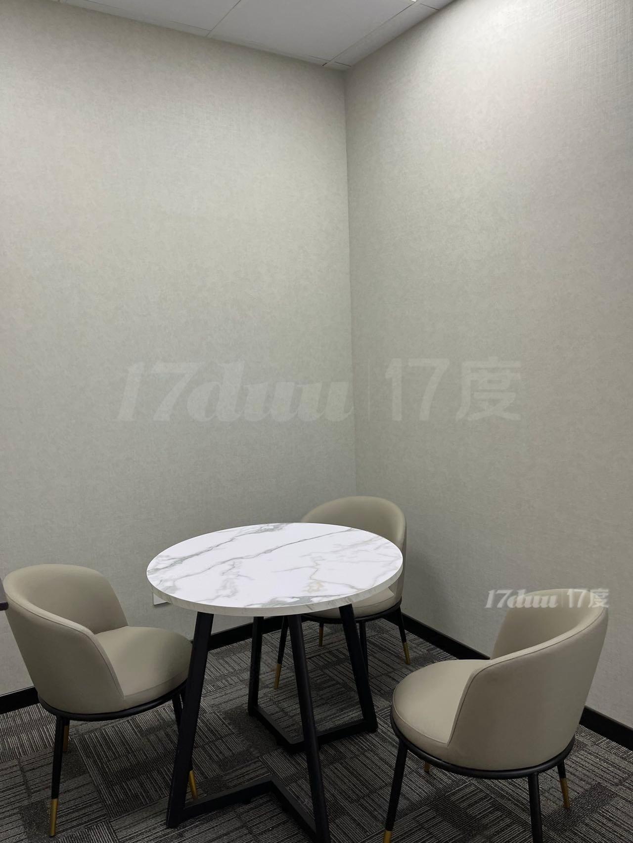 丽晶阳光大厦武宁路地铁口 78平至200平精装带家具户型出租