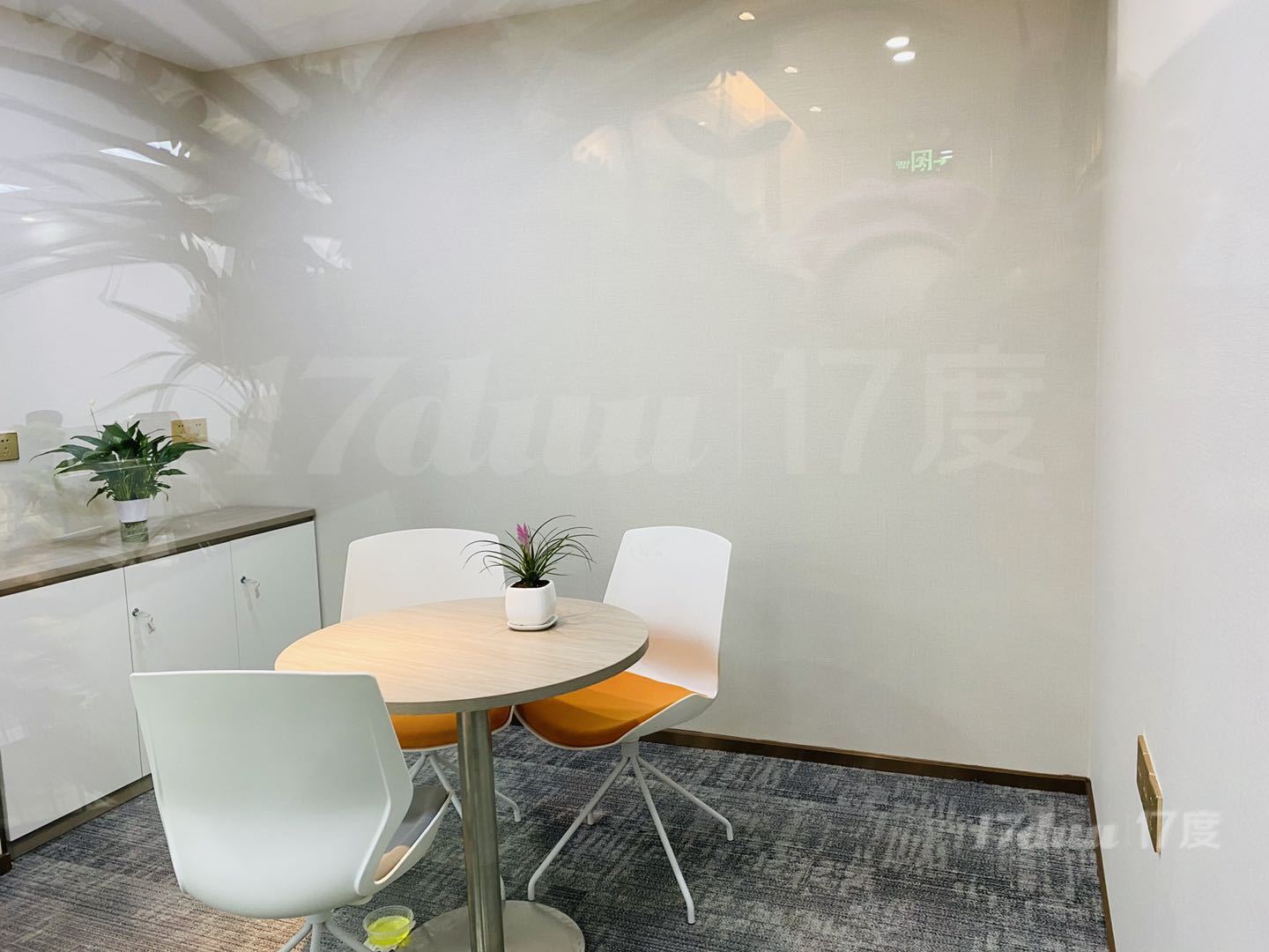 绿洲中环 近铁广场旁，真北地铁口豪华落地窗