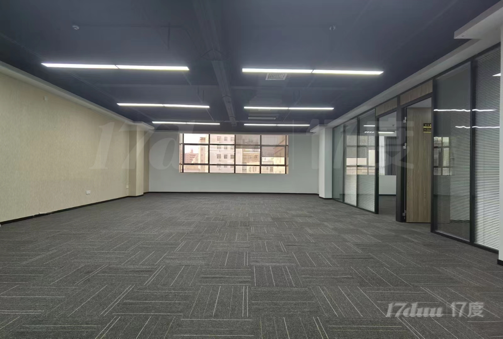 松岗电商基地全新精装301平3十1户型 超大工区 业主直租！