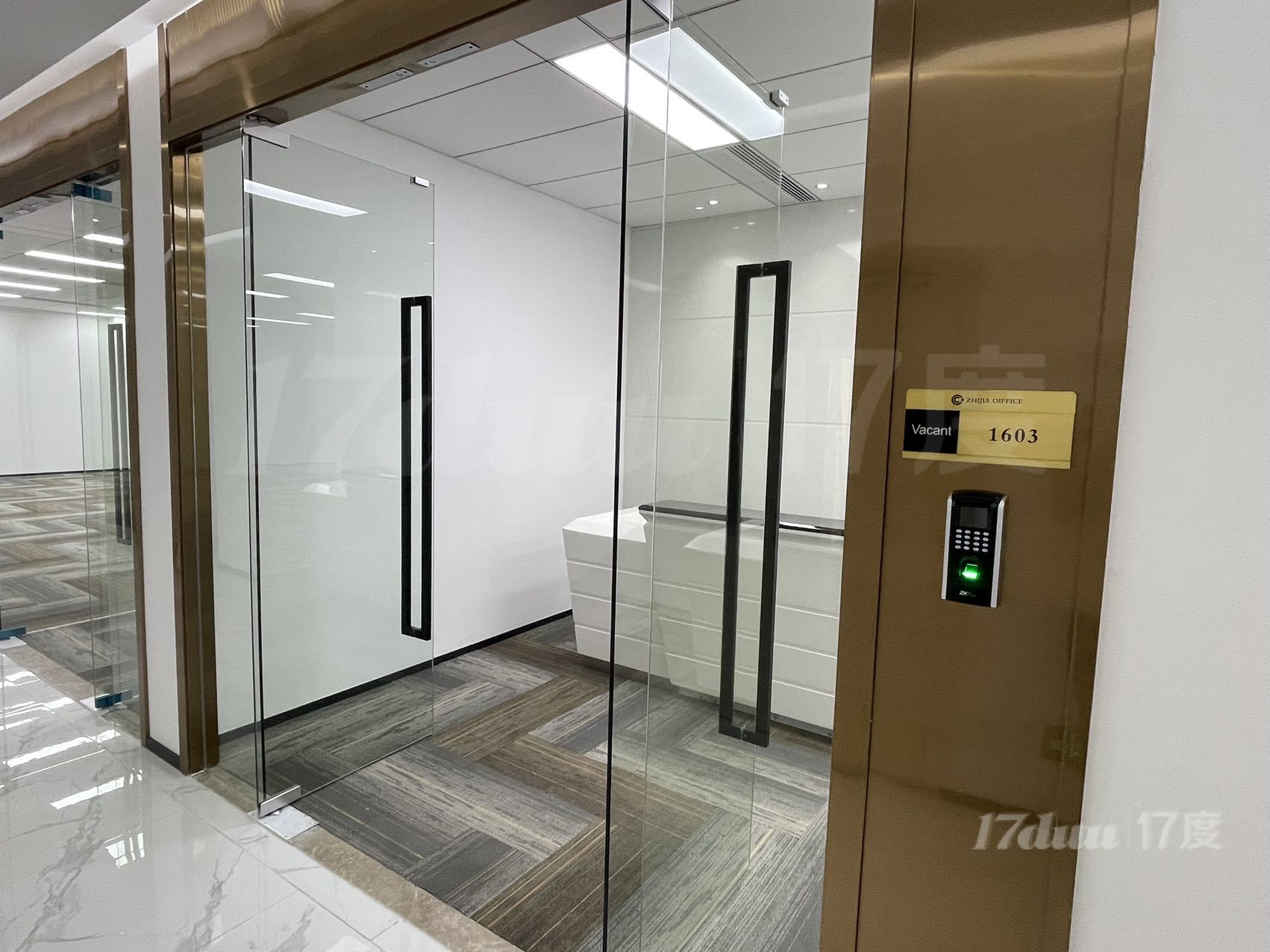 免中介费 番禺万博 324平 全新装修 租金仅要79元