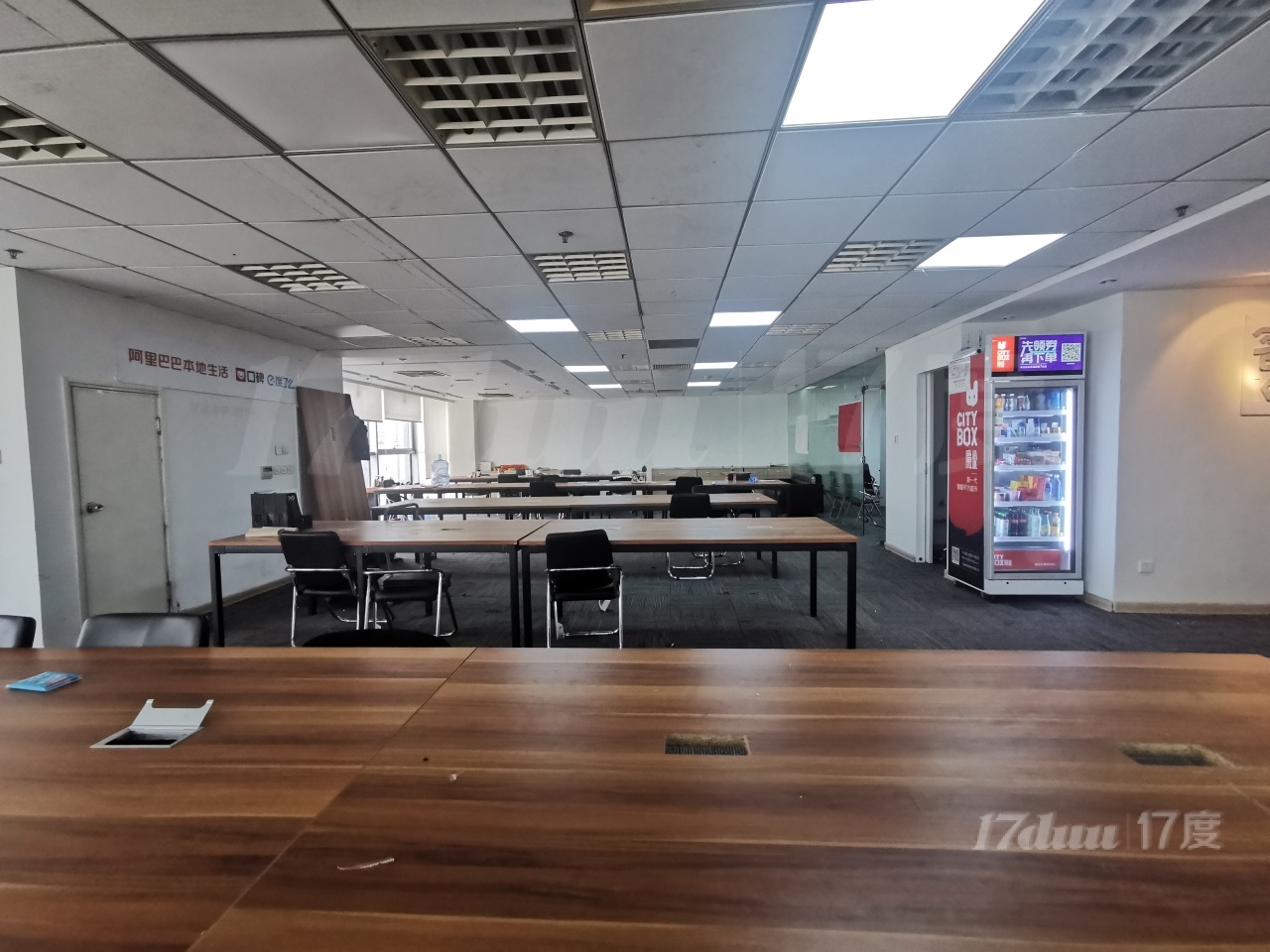 地铁沿线精装纯办公室出租现房特价拎包办公高区随时看房长城大厦
