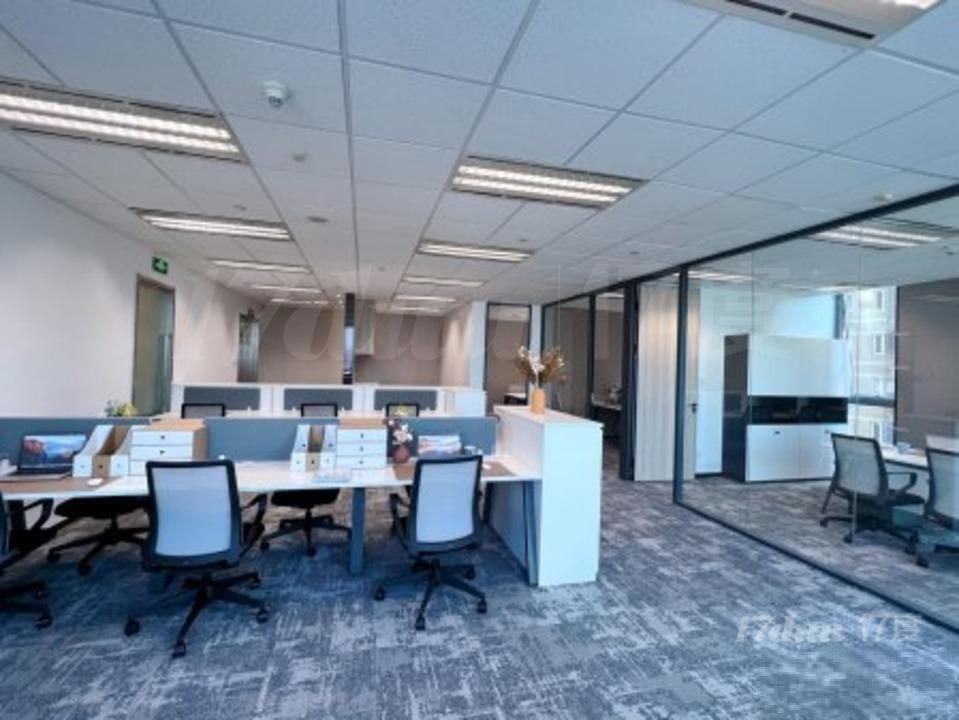 淮海中路 瑞安广场 精装办公 正对电梯 拎包入住