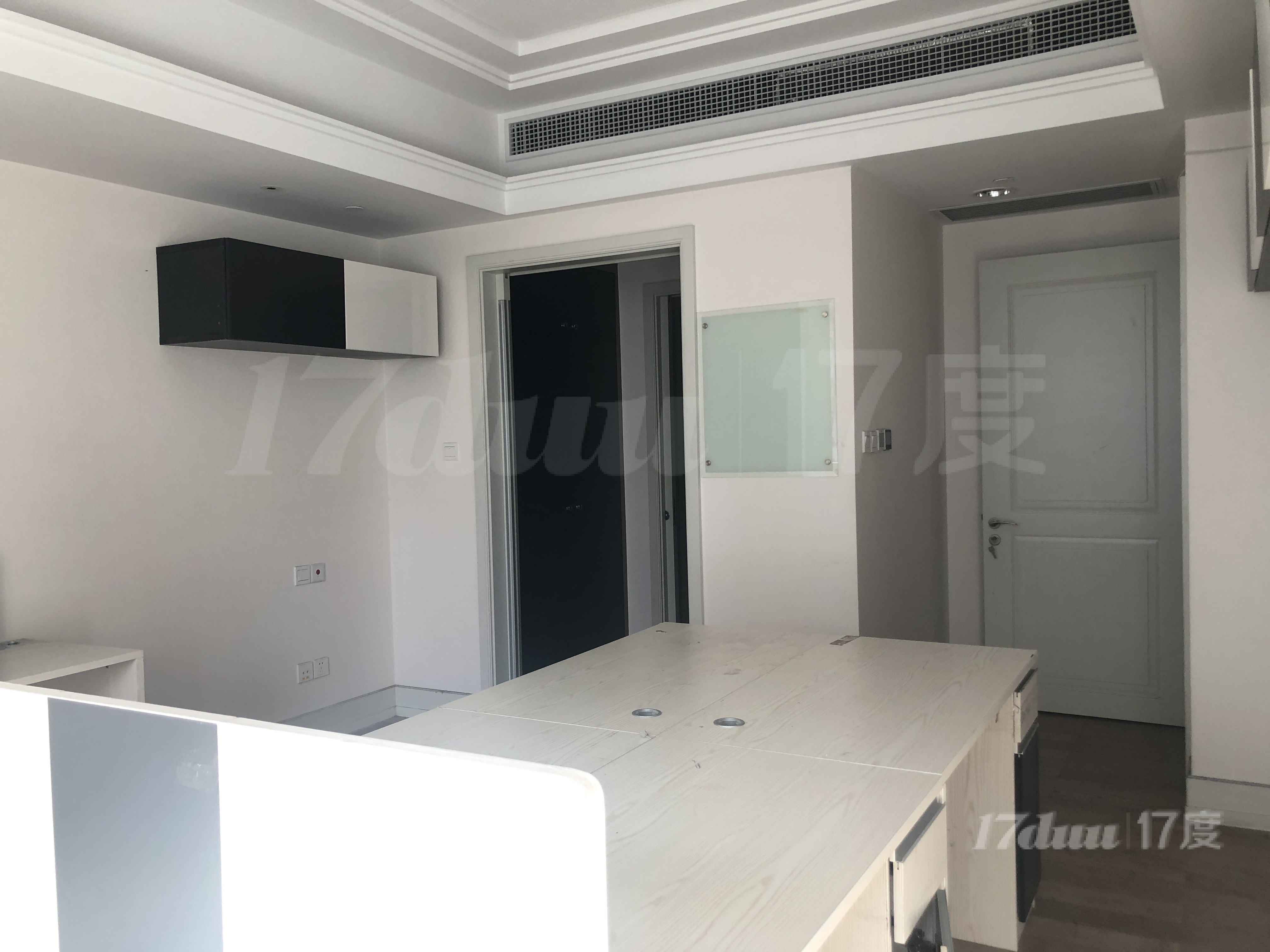 火车站地铁口办公楼丨商住办公室丨朝向南精装修带家具