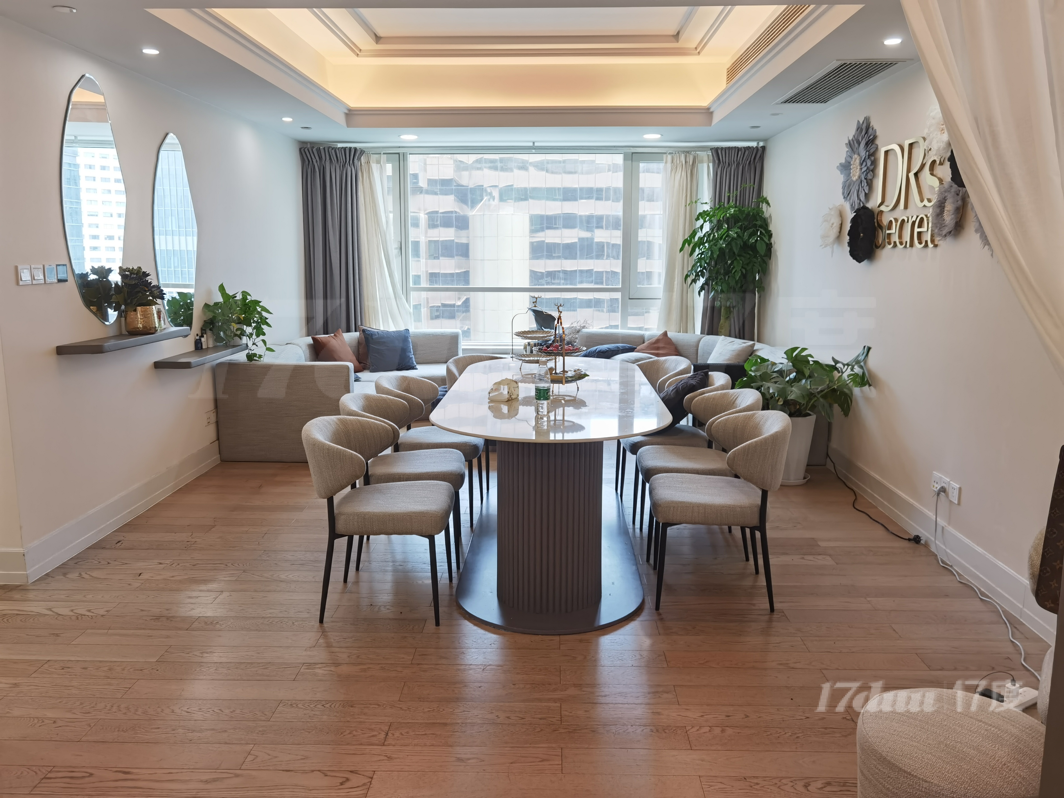 精装修带家具丨商住两用办公楼丨朝向南精装修丨领包入驻