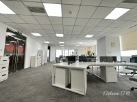 东港商务区400平 精装修 纯写办公