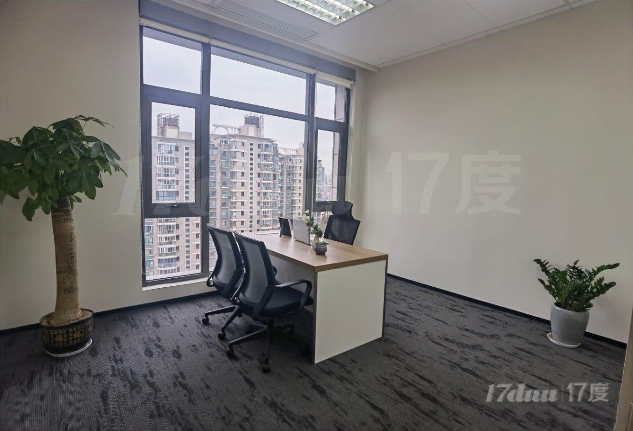浦东中港汇 24空调 精装修带家具 拎包入住