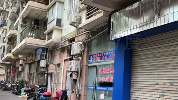 台江鳌峰广场边个人出租无需转让费