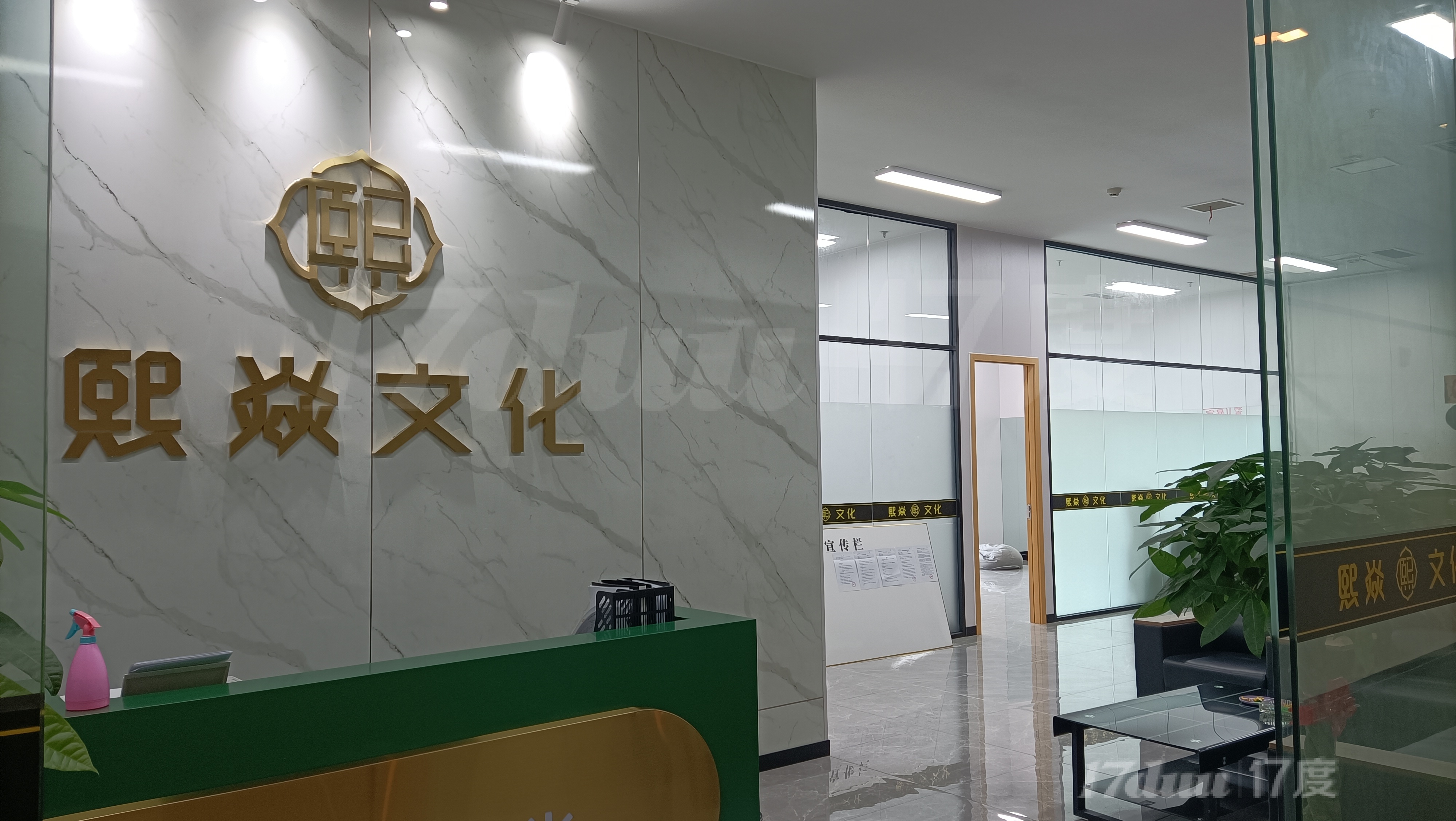 320平方海南大厦办公家具业主直租