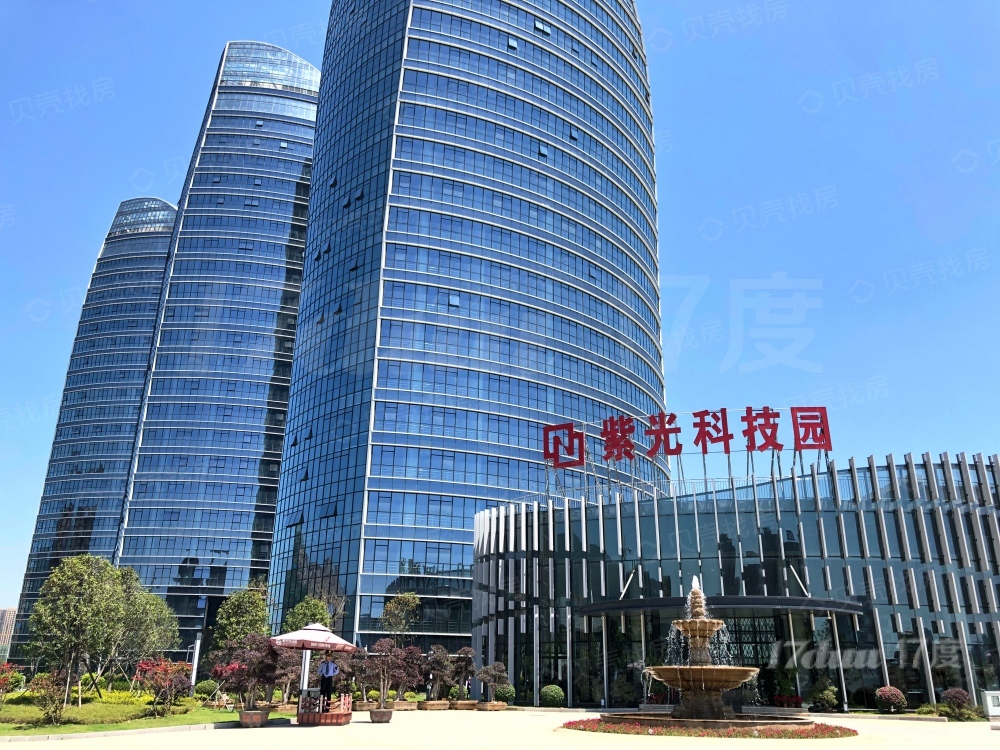 地铁口精装写字楼，户型方正