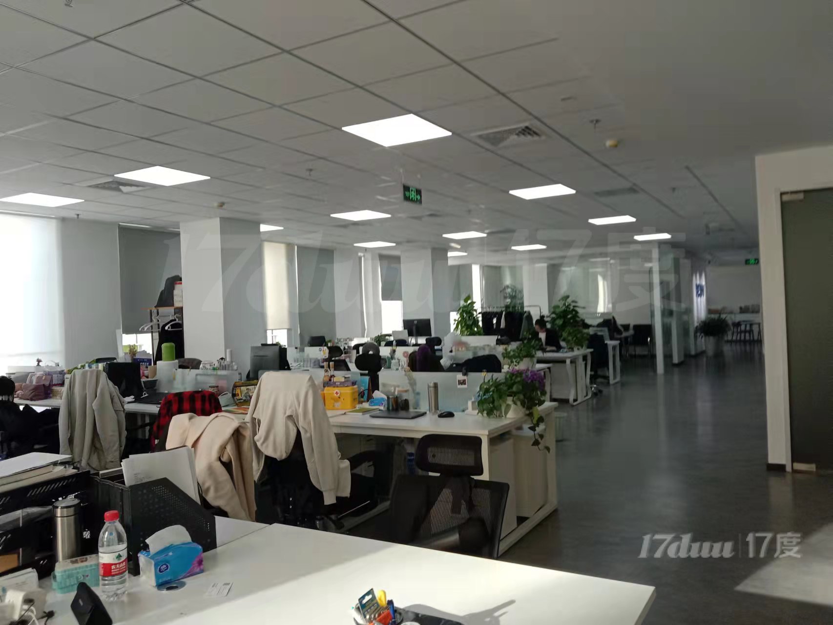 中关村核心商业区商业属性地下一层，层高4米可办公