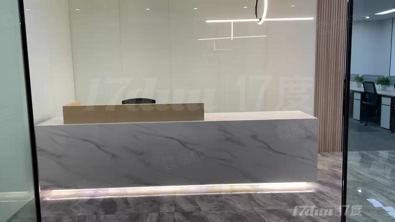 精装修带家具丨正对电梯办公室出租 户型方正 视野开阔交通便利