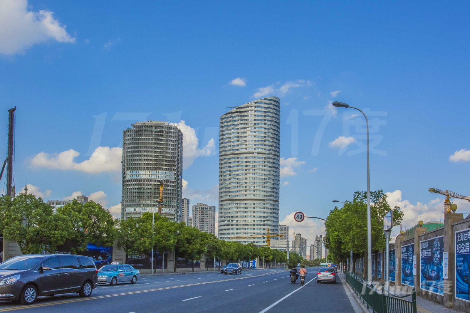 黄浦世博（丰盛创建大厦）精装带家具，欢迎预约咨询。
