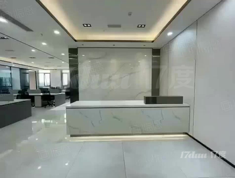 北二环69号线白石桥南地铁！主语国际，国兴大厦精装带家具