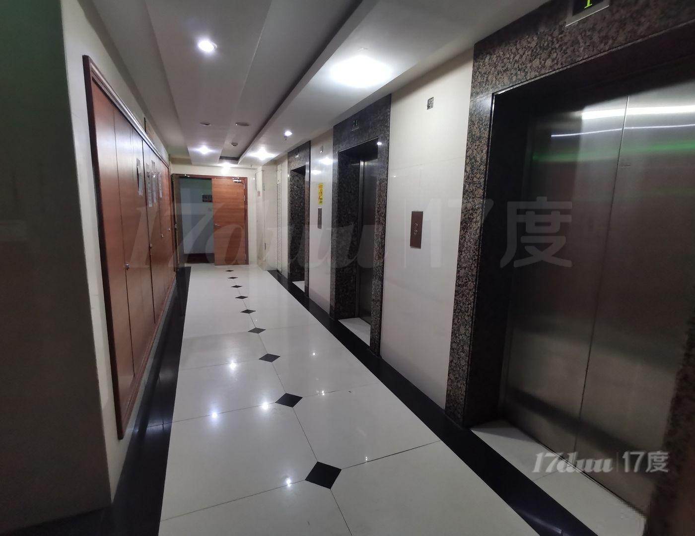 静安寺，高品质公寓，拎包入住，朝南落地窗，近丽都新贵，一天下