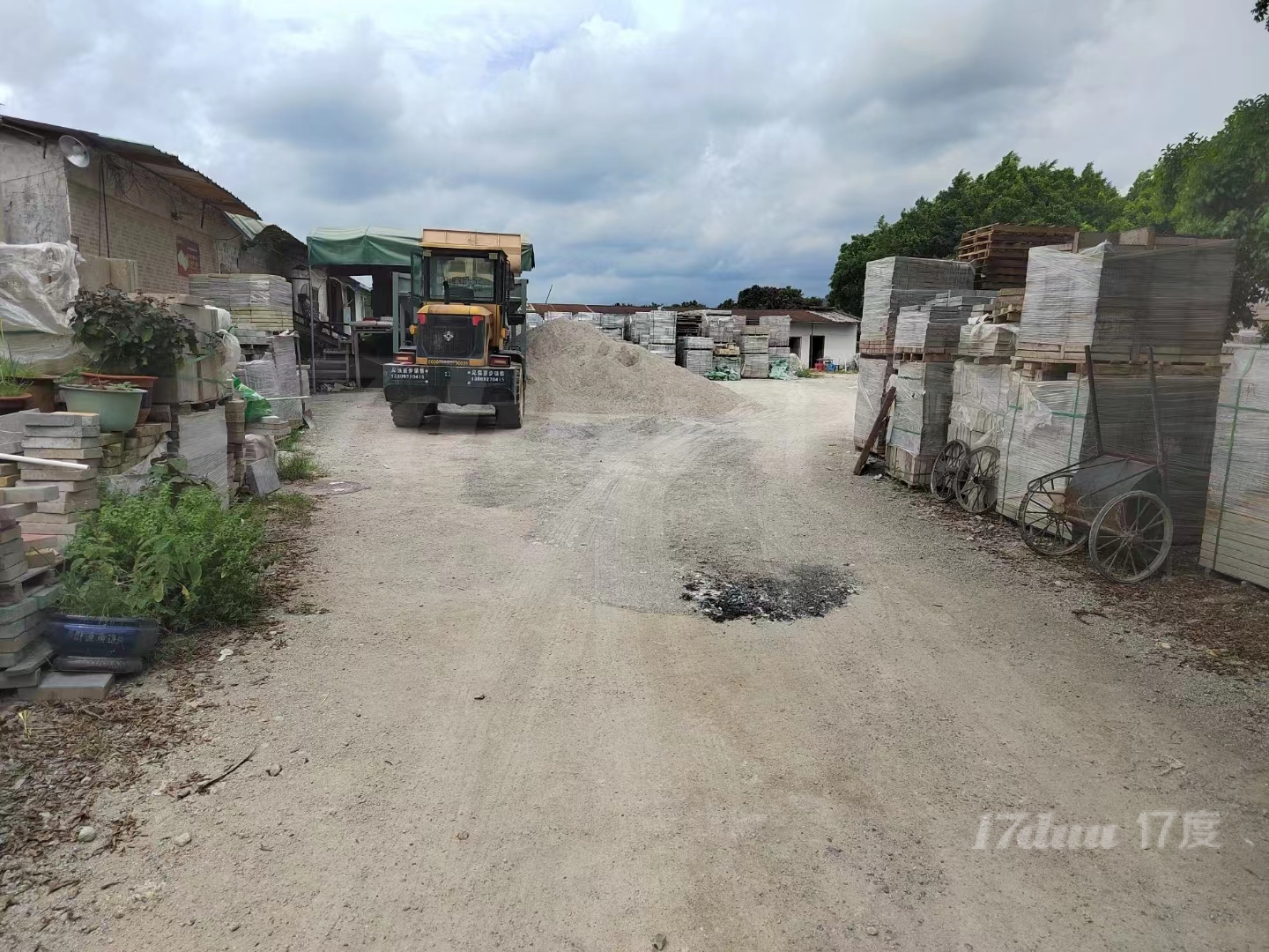 深圳光明红湖村厂房加空地出租 厂房1200平 空地3000平