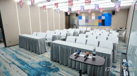5A级商务办公区，容纳1-50人可会议、培训、路演