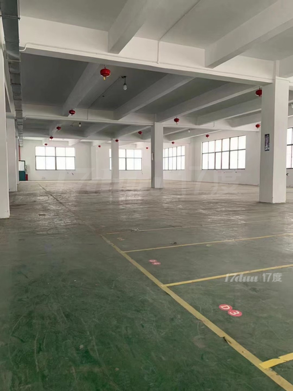青浦白鹤周边新空出厂房300平米，层高9米，适合行业：仓储