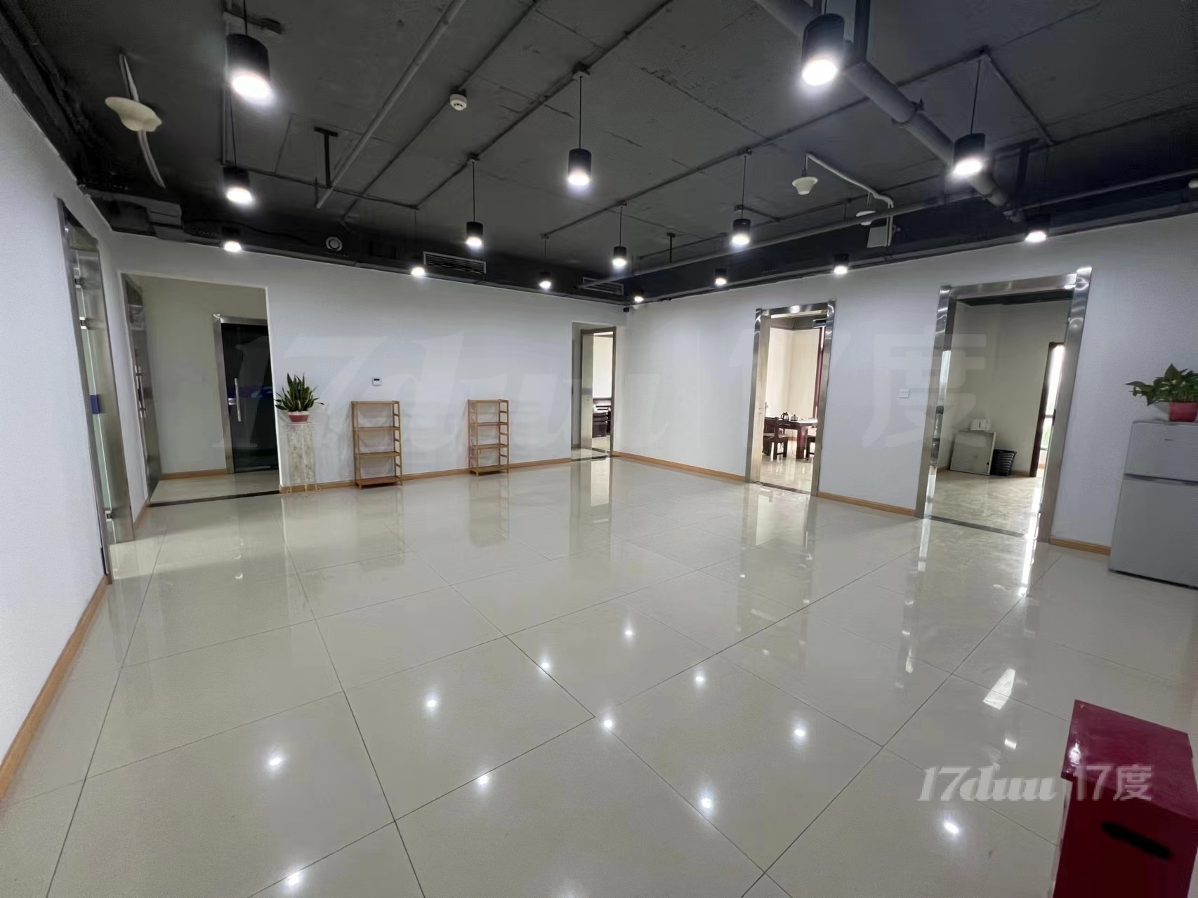 房山良乡商圈长阳精装写字楼出租，全新办公家具随时入驻
