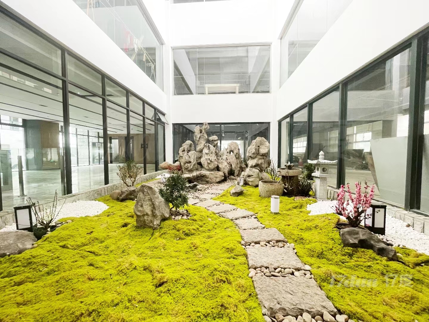 双地铁口独栋，绿地同创大厦，78平精装全配，便宜送超长免租期